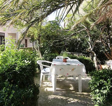 Eco-Apartments With Nice Garden Baska Voda Ngoại thất bức ảnh