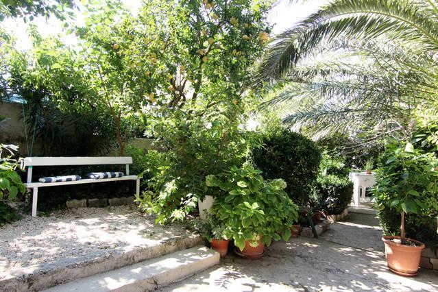 Eco-Apartments With Nice Garden Baska Voda Ngoại thất bức ảnh