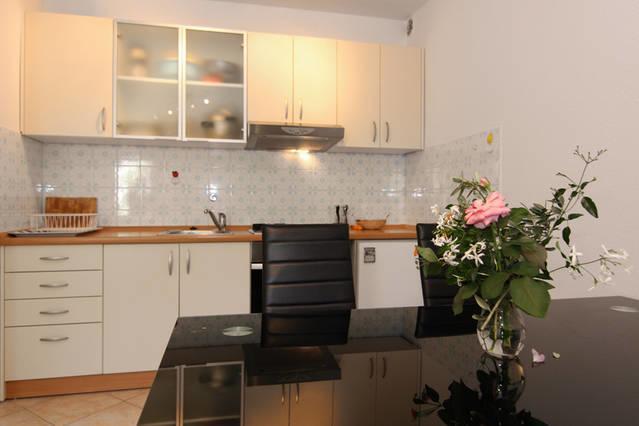 Eco-Apartments With Nice Garden Baska Voda Ngoại thất bức ảnh