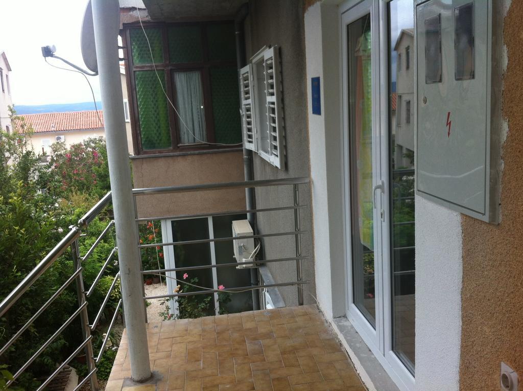 Eco-Apartments With Nice Garden Baska Voda Phòng bức ảnh